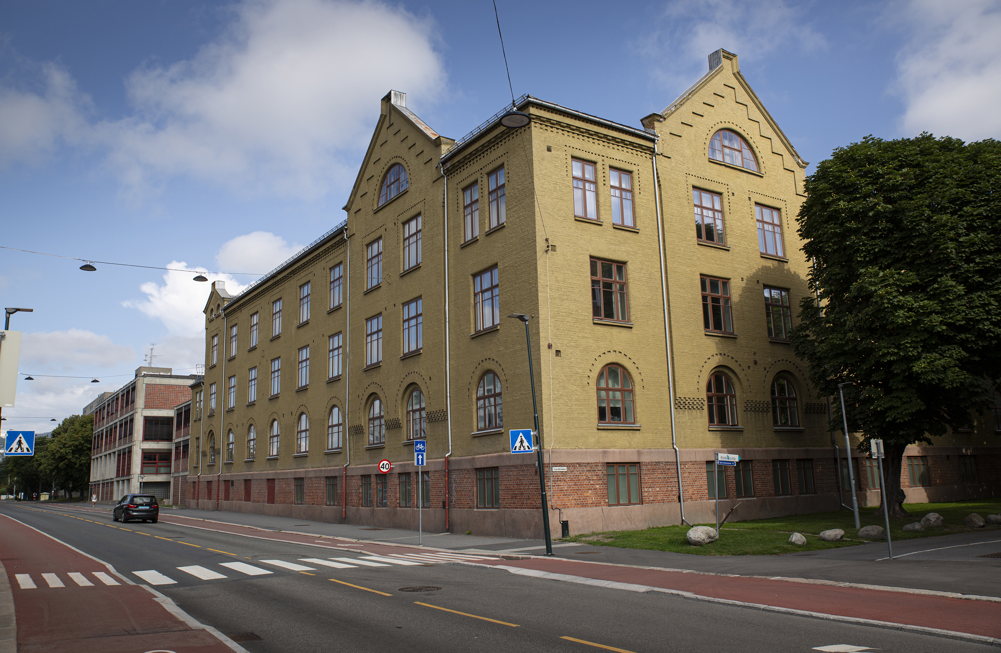 Fasaden før
